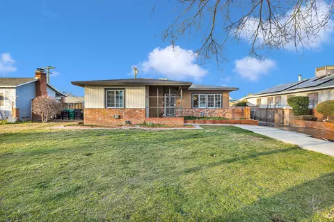 1445 Ivyton St W, Lancaster, CA 93534