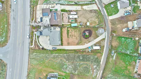 22320 Mariposa Rd, Tehachapi, CA 93561 photo 2
