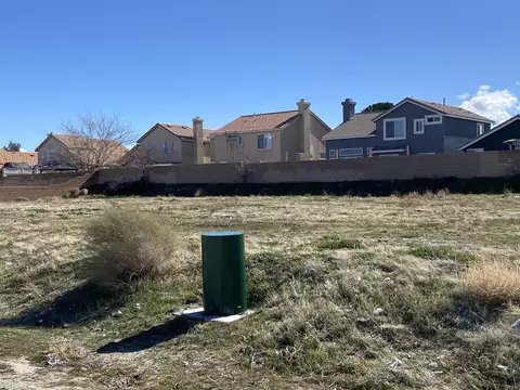 Laurel Avenue, Palmdale, CA 93552 photo 3