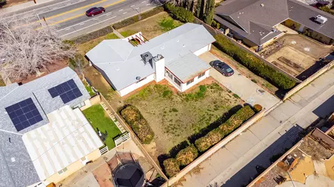 Exterior - 1144 Lancaster Blvd E, Lancaster, CA 93535 photo 6 of 7