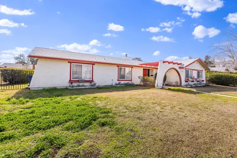 Exterior - 1144 Lancaster Blvd E, Lancaster, CA 93535 photo 2 of 7