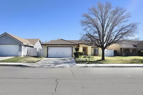 Exterior - 43238 33rd St E, Lancaster, CA 93535 photo 2 of 10