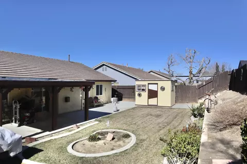 Exterior - 43238 33rd St E, Lancaster, CA 93535 photo 9 of 10