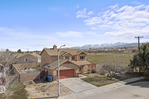 Exterior - 36706 42nd St E, Palmdale, CA 93552 photo 3 of 17