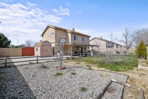Exterior - 36706 42nd St E, Palmdale, CA 93552 photo 10 of 17