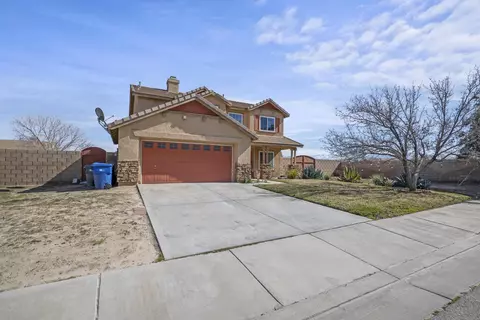 Exterior - 36706 42nd St E, Palmdale, CA 93552 photo 2 of 17