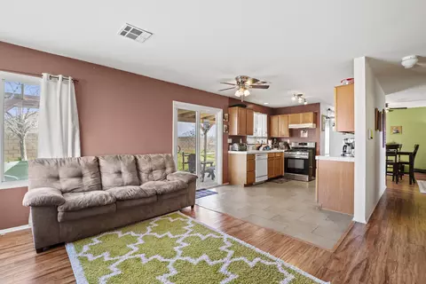 Living - 36706 42nd St E, Palmdale, CA 93552 photo 6 of 11