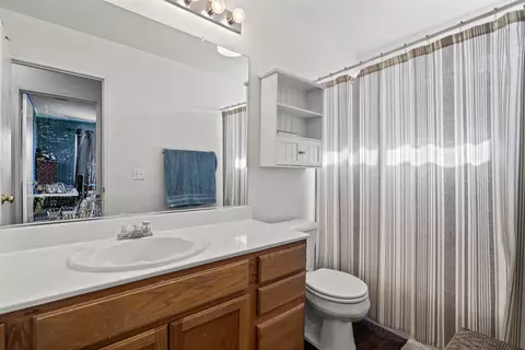Bath - 36706 42nd St E, Palmdale, CA 93552 photo 3 of 3