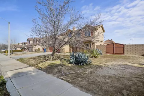 Exterior - 36706 42nd St E, Palmdale, CA 93552 photo 6 of 17