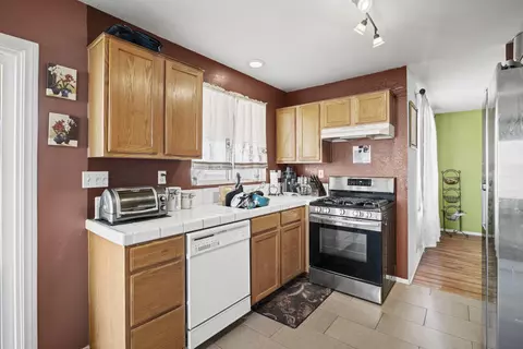 Kitchen - 36706 42nd St E, Palmdale, CA 93552 photo 3 of 5