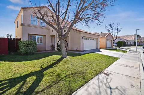 37666 Scomar St, Palmdale, CA 93550 photo 2