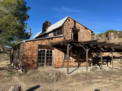 5600 Hubbard Rd, Acton, CA 93510