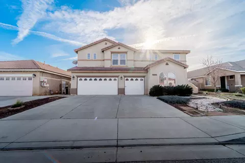 3714 Sungate Dr, Palmdale, CA 93551