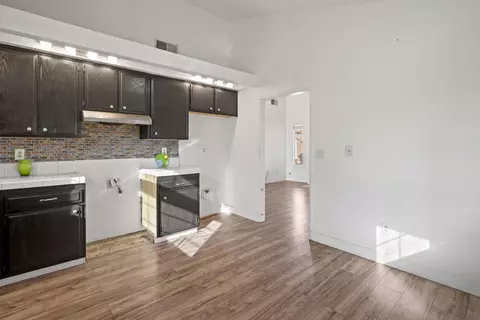 Kitchen - 44912 Benald St, Lancaster, CA 93535 photo 3 of 3