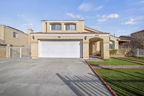Exterior - 44912 Benald St, Lancaster, CA 93535 photo 2 of 9