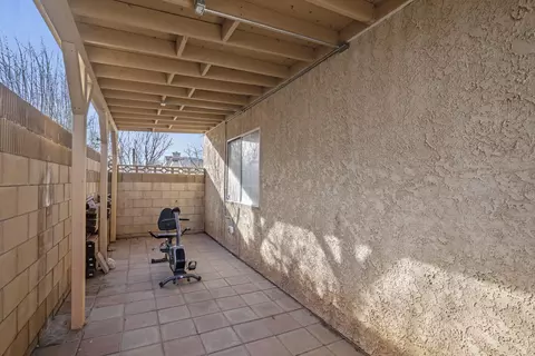 Exterior - 44912 Benald St, Lancaster, CA 93535 photo 8 of 9