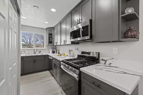 Kitchen - 44609 6th St E, Lancaster, CA 93535 photo 2 of 4