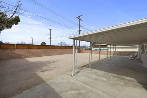 Exterior - 44609 6th St E, Lancaster, CA 93535 photo 8 of 14