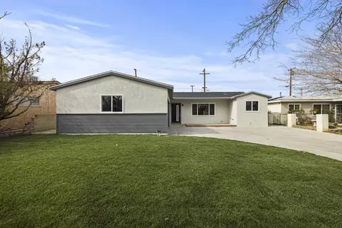 Exterior - 44609 6th St E, Lancaster, CA 93535 photo 12 of 14