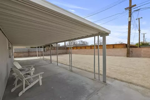 Exterior - 44609 6th St E, Lancaster, CA 93535 photo 3 of 14