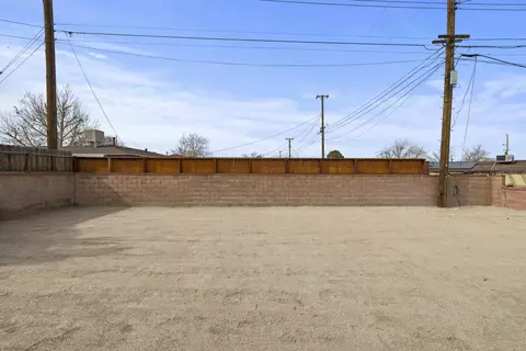 Exterior - 44609 6th St E, Lancaster, CA 93535 photo 9 of 14