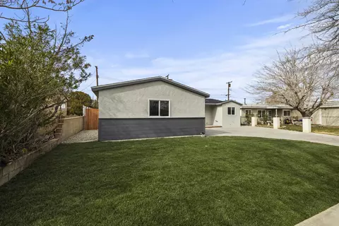 Exterior - 44609 6th St E, Lancaster, CA 93535 photo 13 of 14