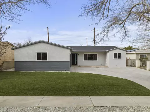 Exterior - 44609 6th St E, Lancaster, CA 93535 photo 2 of 14