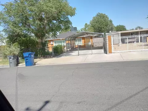 43212 6th St, Lancaster, CA 93535