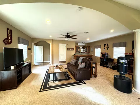 Living - 4053 Paddock Way, Quartz Hill, CA 93536 photo 8 of 10
