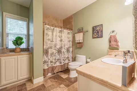 Bath - 4053 Paddock Way, Quartz Hill, CA 93536 photo 6 of 6