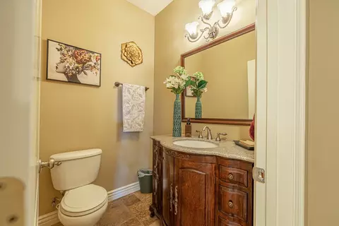 Bath - 4053 Paddock Way, Quartz Hill, CA 93536 photo 4 of 6