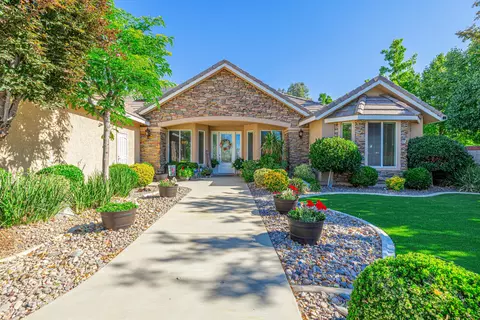 Exterior - 4053 Paddock Way, Quartz Hill, CA 93536 photo 4 of 26