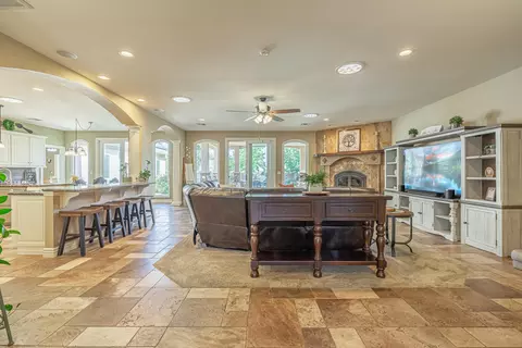 Living - 4053 Paddock Way, Quartz Hill, CA 93536 photo 2 of 10