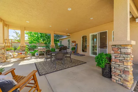 Exterior - 4053 Paddock Way, Quartz Hill, CA 93536 photo 6 of 26