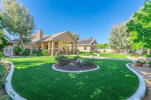 Exterior - 4053 Paddock Way, Quartz Hill, CA 93536 photo 10 of 26