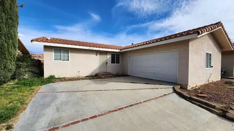 14338 Somerset Dr, Mojave, CA 93501