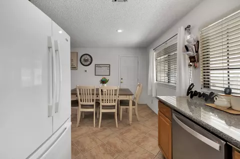 Dining - 1132 Lancaster Blvd E, Lancaster, CA 93535 photo 3 of 3