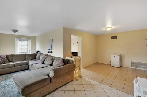 Living - 1132 Lancaster Blvd E, Lancaster, CA 93535 photo 9 of 10