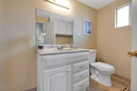 Bath - 1132 Lancaster Blvd E, Lancaster, CA 93535 photo 6 of 6