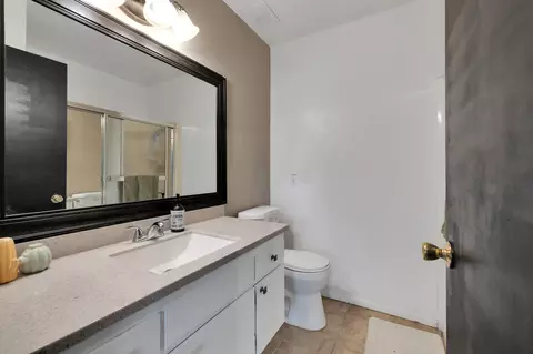 Bath - 1132 Lancaster Blvd E, Lancaster, CA 93535 photo 1 of 6