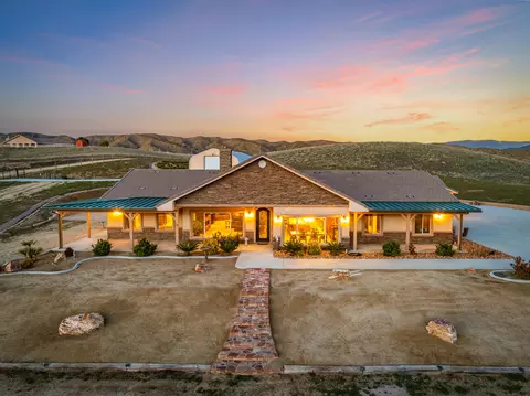 40690 Giamillo Dr, Leona Valley, CA 93551