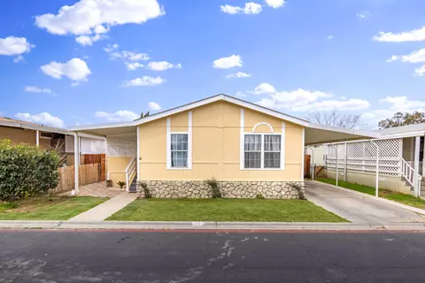 45111 25th St E #62, Lancaster, CA 93535 photo 2
