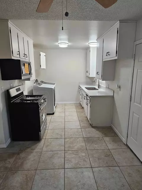 Kitchen - 27059 Jerome St, Boron, CA 93516 photo 1 of 4