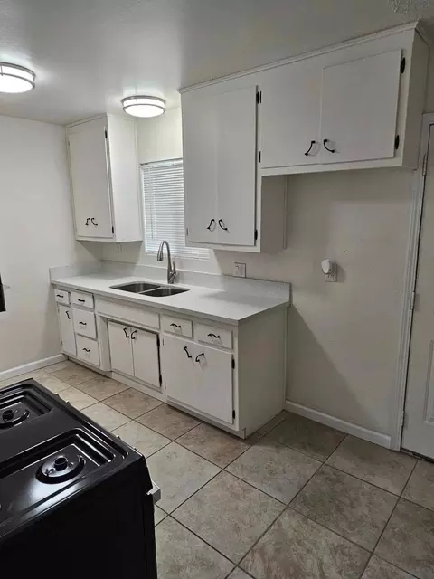 Kitchen - 27059 Jerome St, Boron, CA 93516 photo 3 of 4