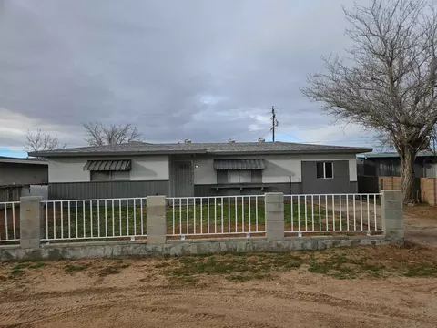 Exterior - 27059 Jerome St, Boron, CA 93516 photo 2 of 5