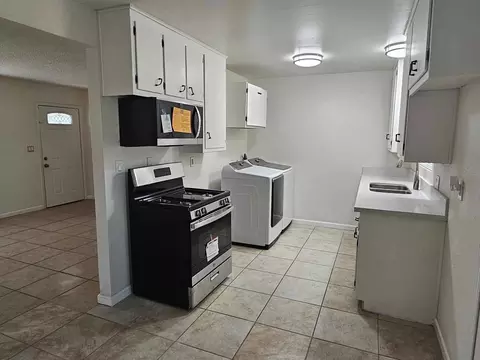 Kitchen - 27059 Jerome St, Boron, CA 93516 photo 2 of 4