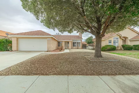 1132 Burroughs Ct, Rosamond, CA 93560