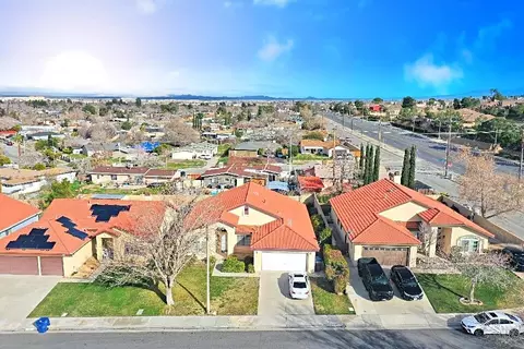 38808 Dianron Rd, Palmdale, CA 93551