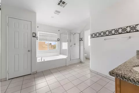 Bath - 1825 Ivesbrook St E, Lancaster, CA 93535 photo 5 of 6