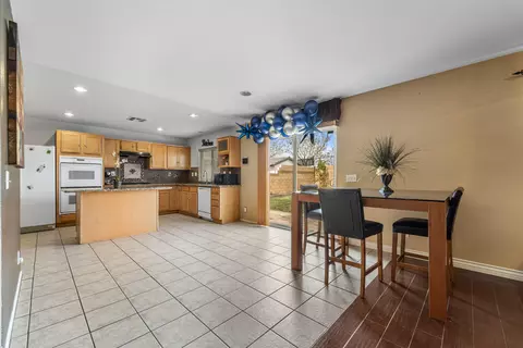 Kitchen - 1825 Ivesbrook St E, Lancaster, CA 93535 photo 1 of 5
